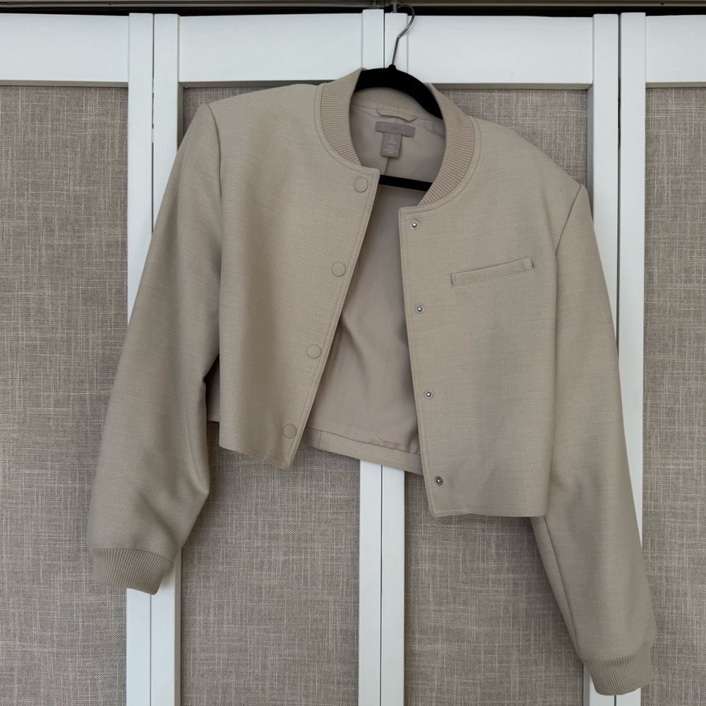 H&M Women's Cream Cropped Jacket - Picture 2 of 5
